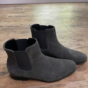Gray, men’s Chelsea boots. Size 11. Like new